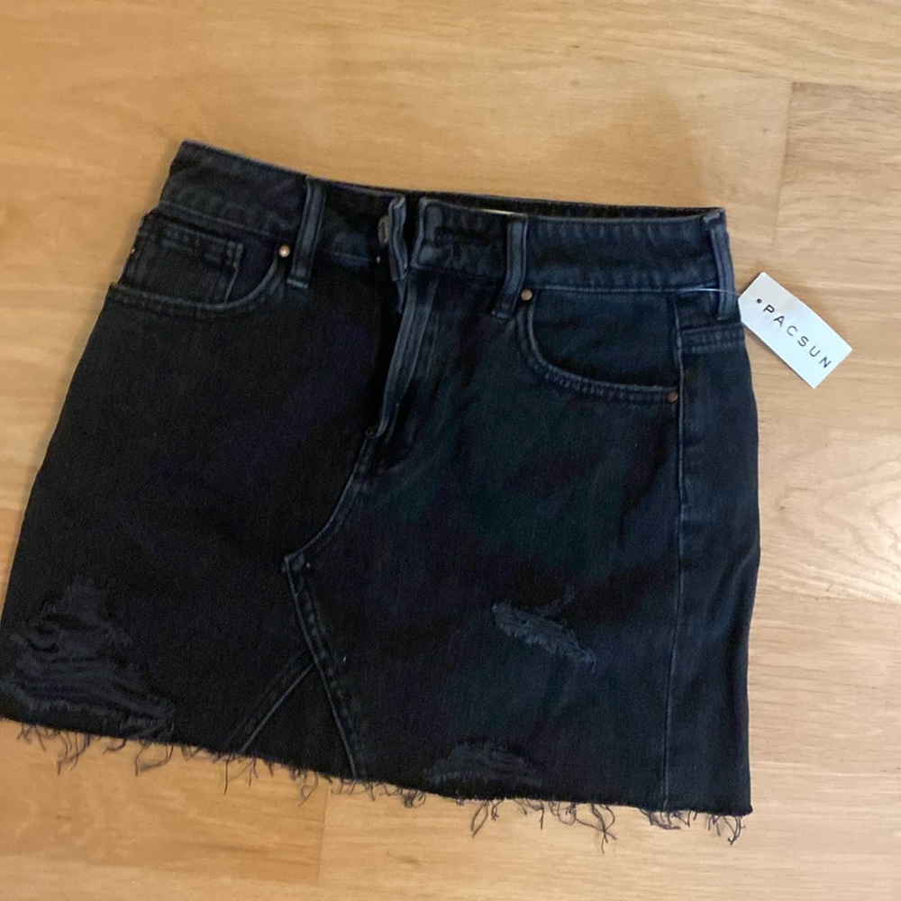 Pacsun new with tags black distressed mini skirt in size 24